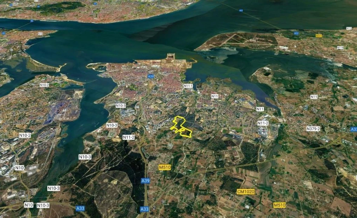 Terreno para Venda em Santo Antonio da Charneca Foto 3