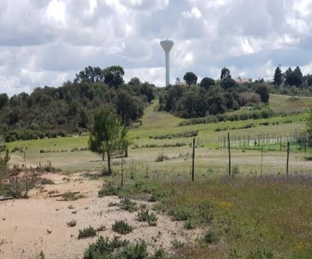 Terreno para Venda em Santo Antonio da Charneca Foto 4