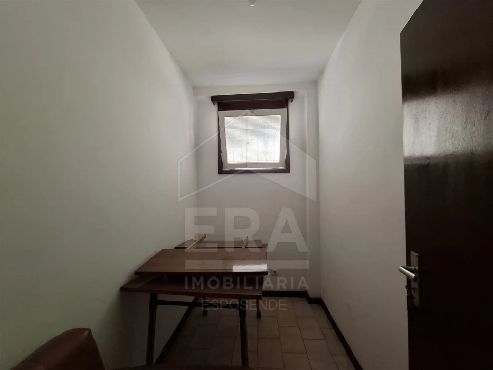 Moradia T8 para Venda em Ramalde Foto 4