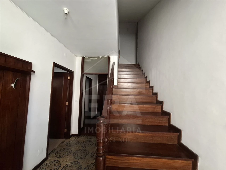 Moradia T8 para Venda em Ramalde Foto 9