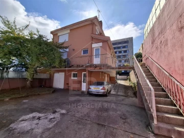 Moradia T8 para Venda em Ramalde