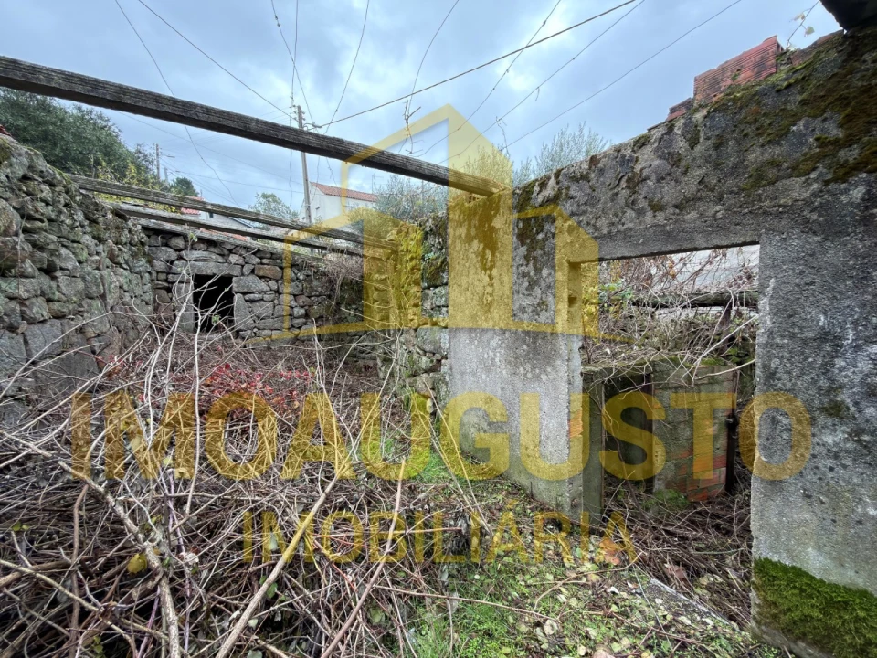 Moradia T2 para Venda em Forno Telheiro Foto 8