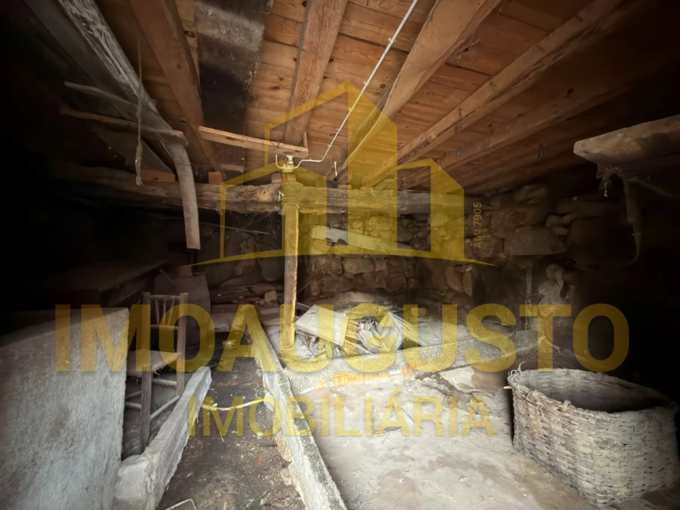 Moradia T2 para Venda em Forno Telheiro Foto 10