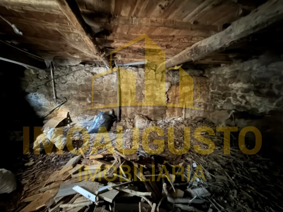 Moradia T3 para Venda em Prados Foto 3