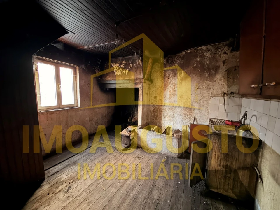 Moradia T3 para Venda em Prados Foto 4