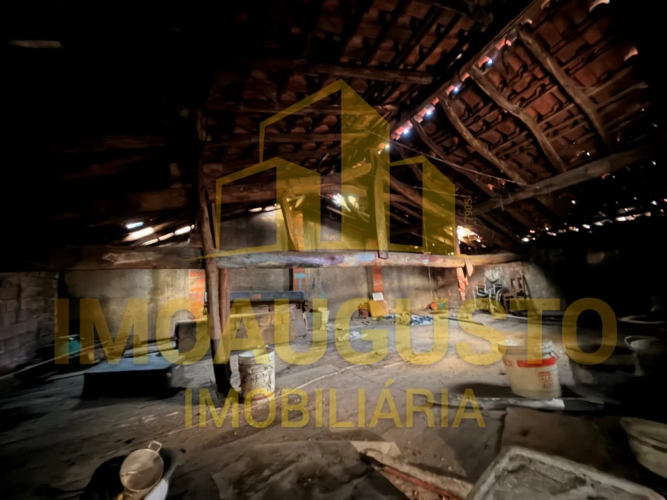 Moradia T3 para Venda em Prados Foto 8