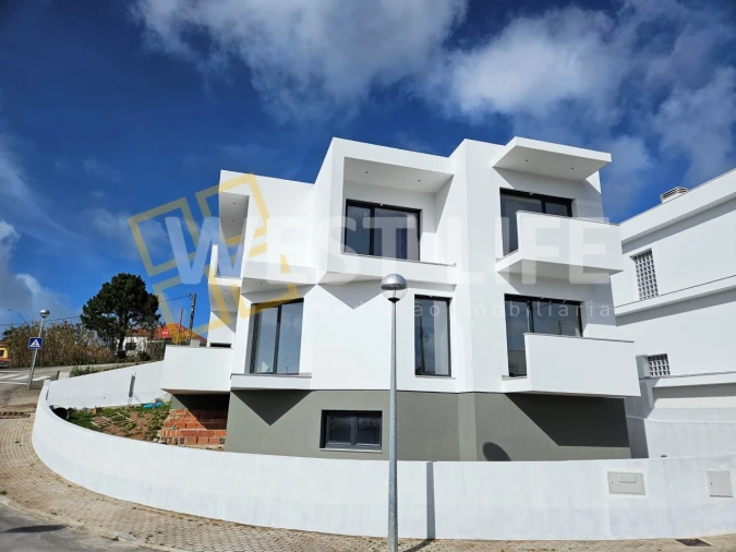 Moradia T3 para Venda em Ericeira Foto 2