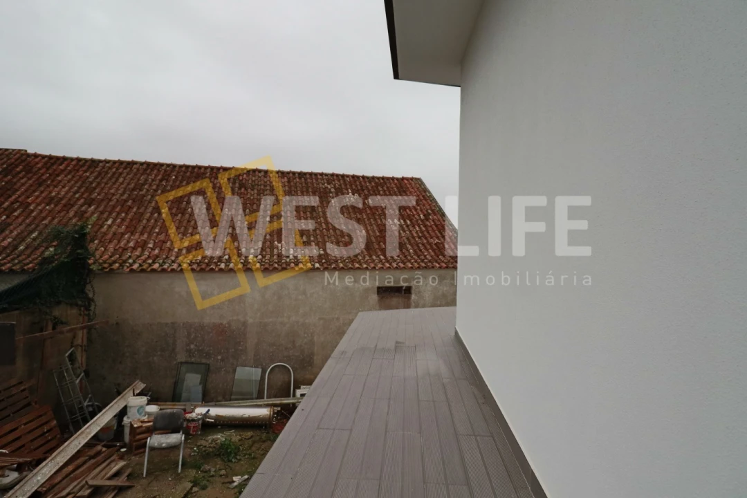 Moradia T3 para Venda em Encarnação Foto 16