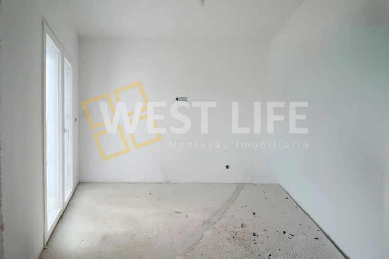 Moradia T3 para Venda em Encarnação Foto 7