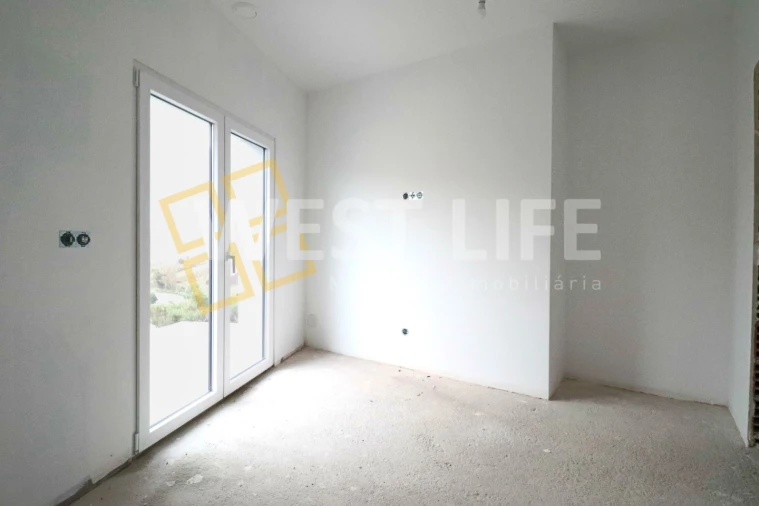 Moradia T3 para Venda em Encarnação Foto 8