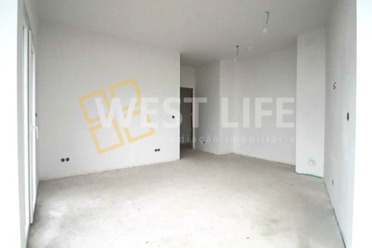 Moradia T3 para Venda em Encarnação Foto 10