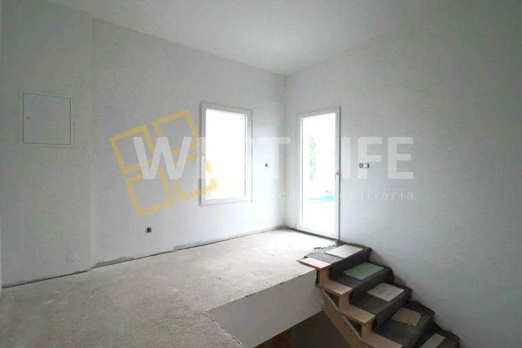 Moradia T3 para Venda em Encarnação Foto 19