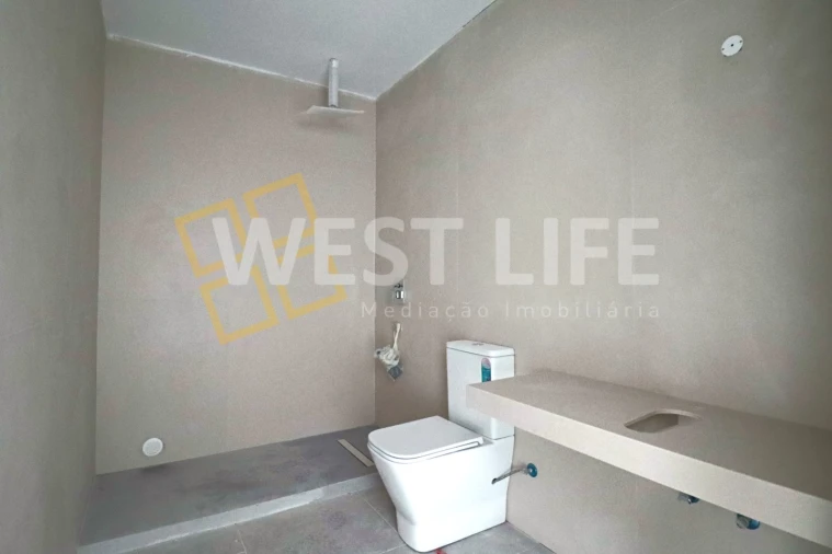 Moradia T3 para Venda em Encarnação Foto 21