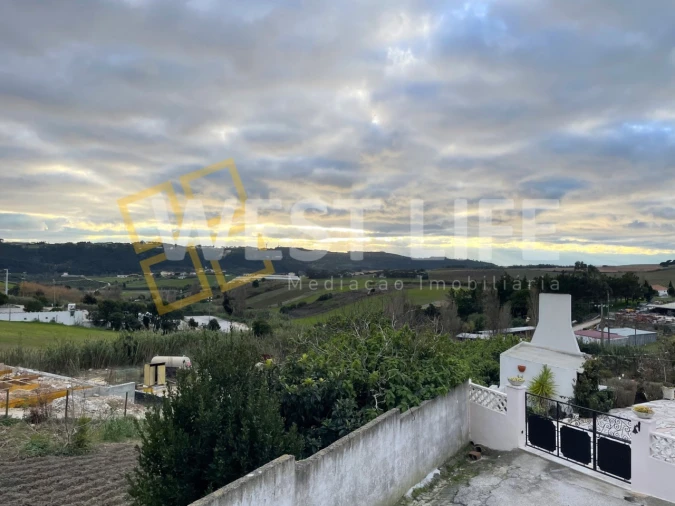 Moradia T3 para Venda em Encarnação Foto 2