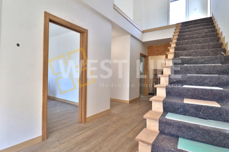 Moradia T3 para Venda em Encarnação Foto 10