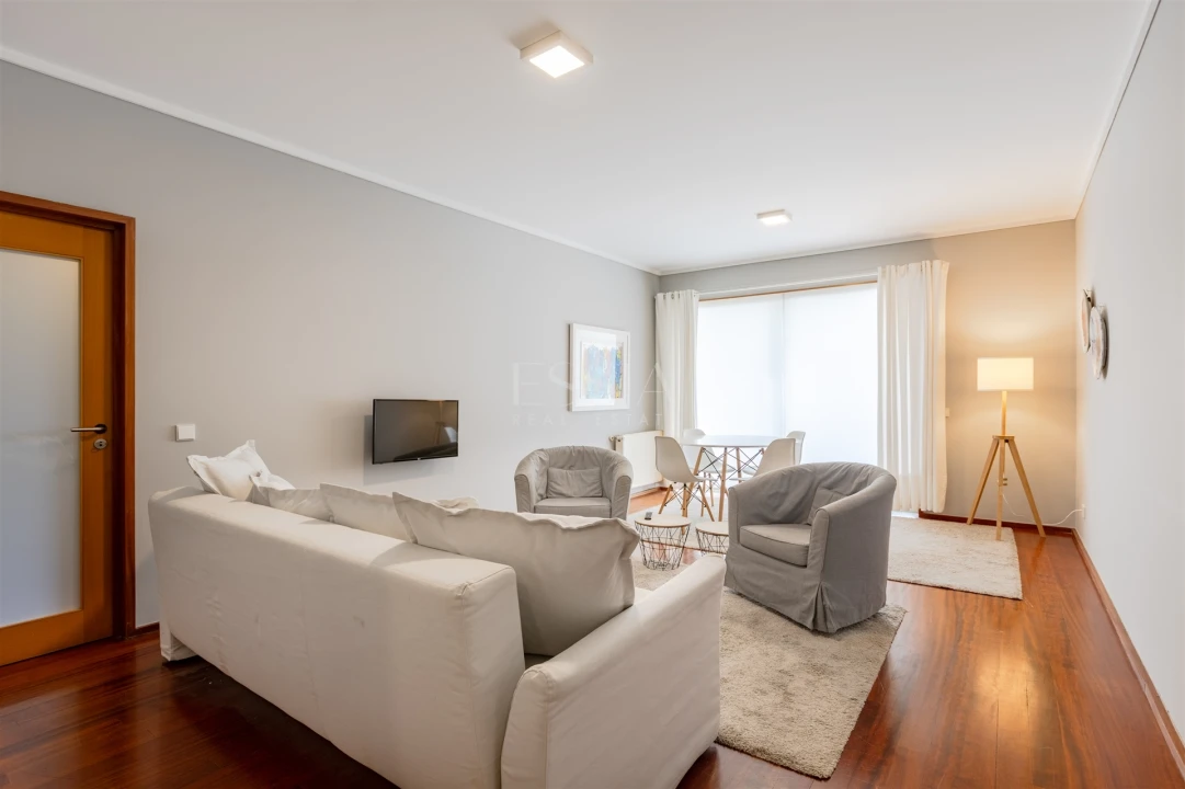 Apartamento T1 para Arrendamento em Aldoar, Foz do Douro e Nevogilde Foto 1