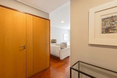 Apartamento T1 para Arrendamento em Aldoar, Foz do Douro e Nevogilde