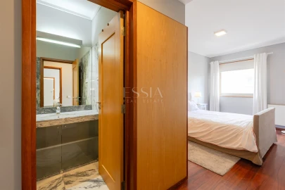 Apartamento T1 para Arrendamento em Aldoar, Foz do Douro e Nevogilde