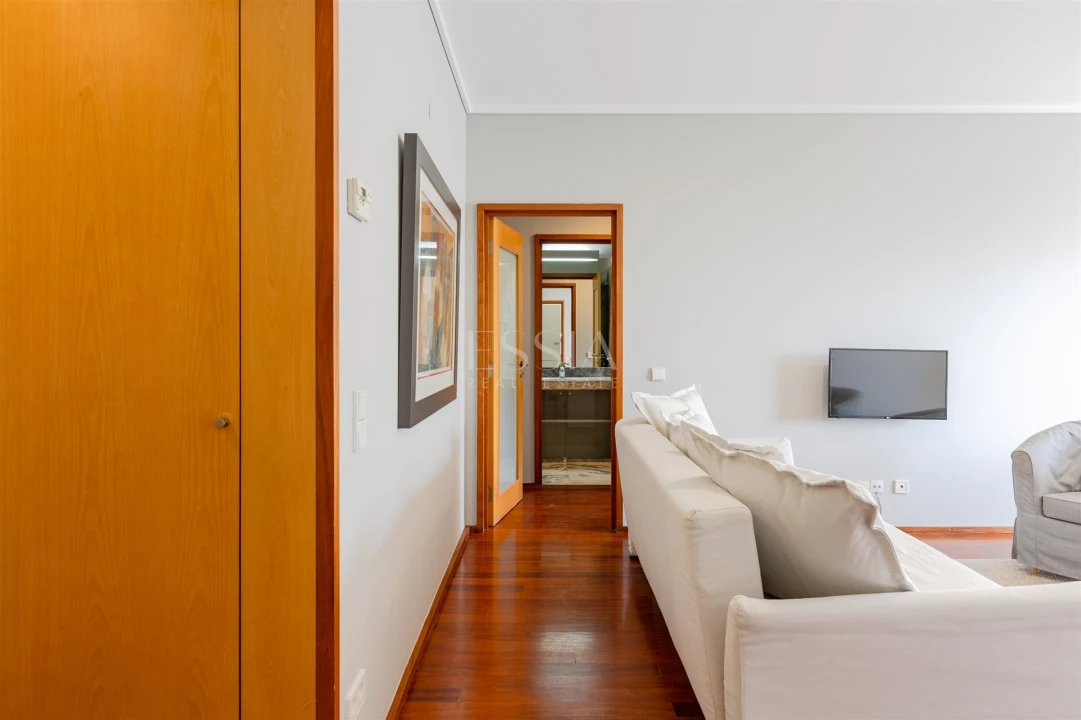 Apartamento T1 para Arrendamento em Aldoar, Foz do Douro e Nevogilde Foto 18