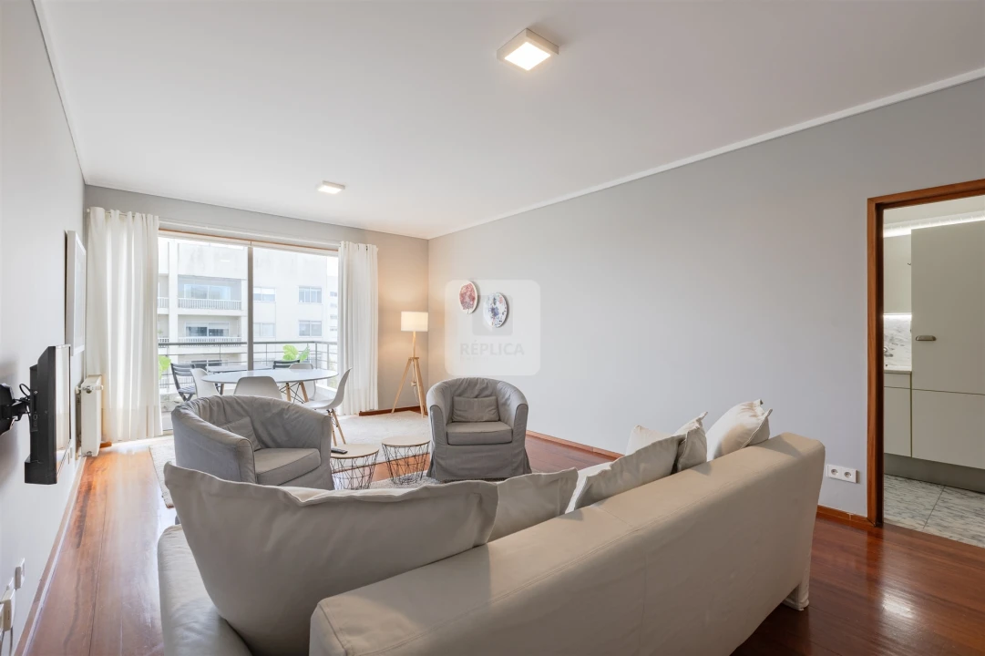 Apartamento T1 para Arrendamento em Aldoar, Foz do Douro e Nevogilde Foto 3