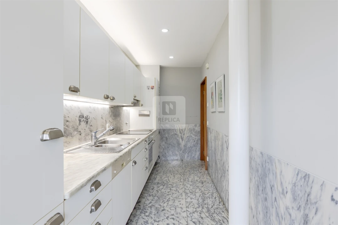 Apartamento T1 para Arrendamento em Aldoar, Foz do Douro e Nevogilde Foto 15