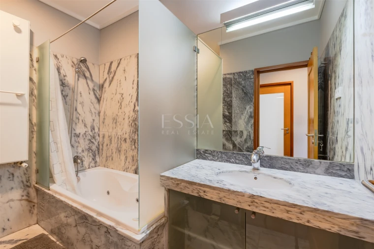 Apartamento T1 para Arrendamento em Aldoar, Foz do Douro e Nevogilde Foto 27