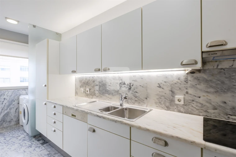 Apartamento T1 para Arrendamento em Aldoar, Foz do Douro e Nevogilde Foto 12