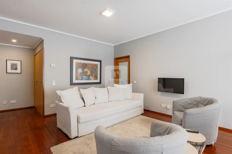 Apartamento T1 para Arrendamento em Aldoar, Foz do Douro e Nevogilde Foto 8