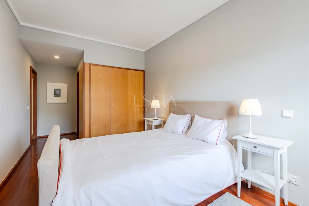 Apartamento T1 para Arrendamento em Aldoar, Foz do Douro e Nevogilde Foto 24