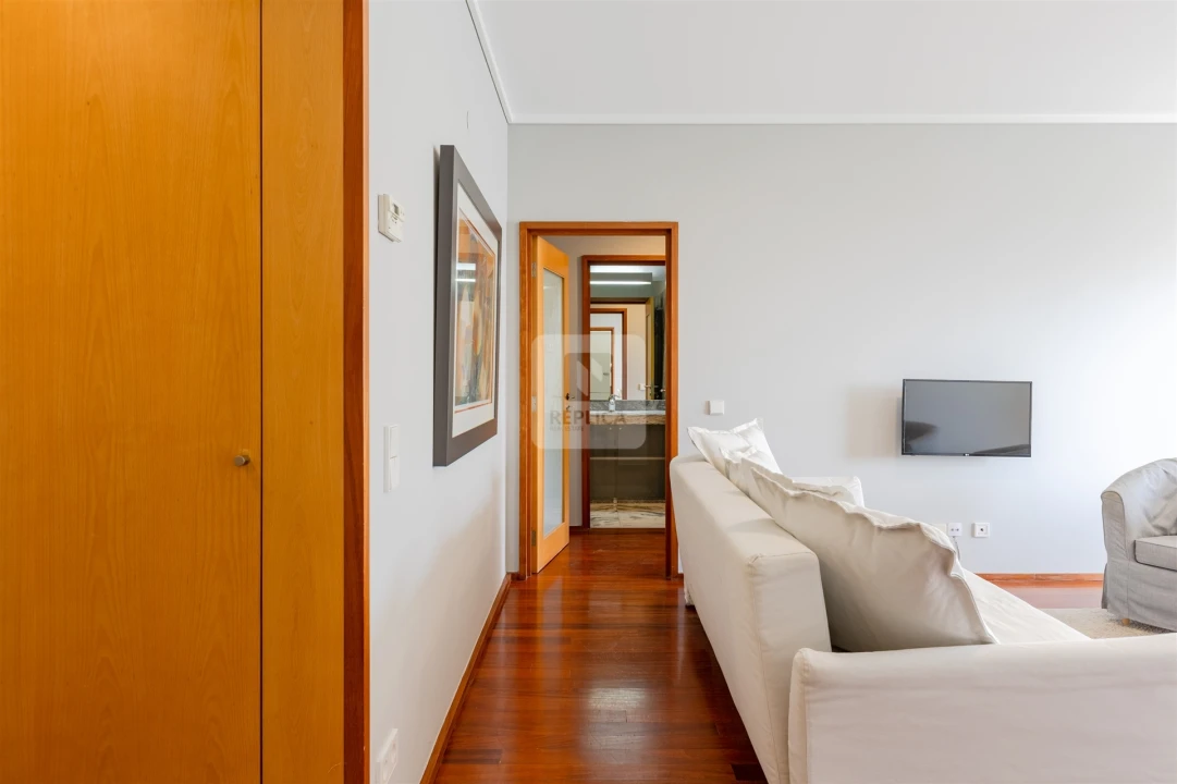 Apartamento T1 para Arrendamento em Aldoar, Foz do Douro e Nevogilde Foto 17