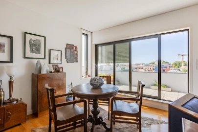 Apartamento T5 para Venda em Aldoar, Foz do Douro e Nevogilde