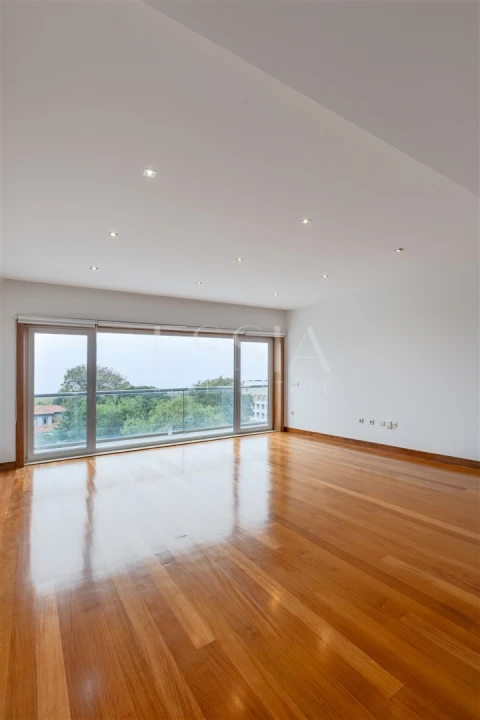 Apartamento T3 para Venda em Arcozelo
