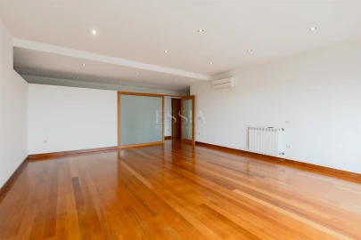 Apartamento T3 para Venda em Arcozelo