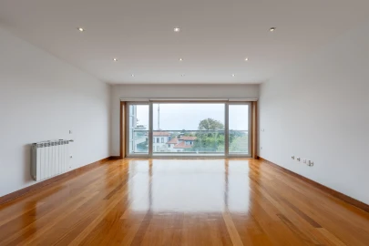 Apartamento T3 para Venda em Arcozelo