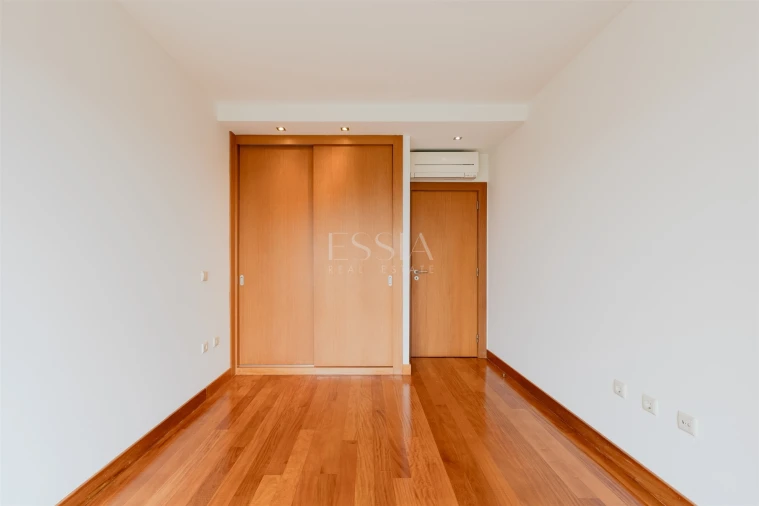 Apartamento T3 para Venda em Arcozelo Foto 13