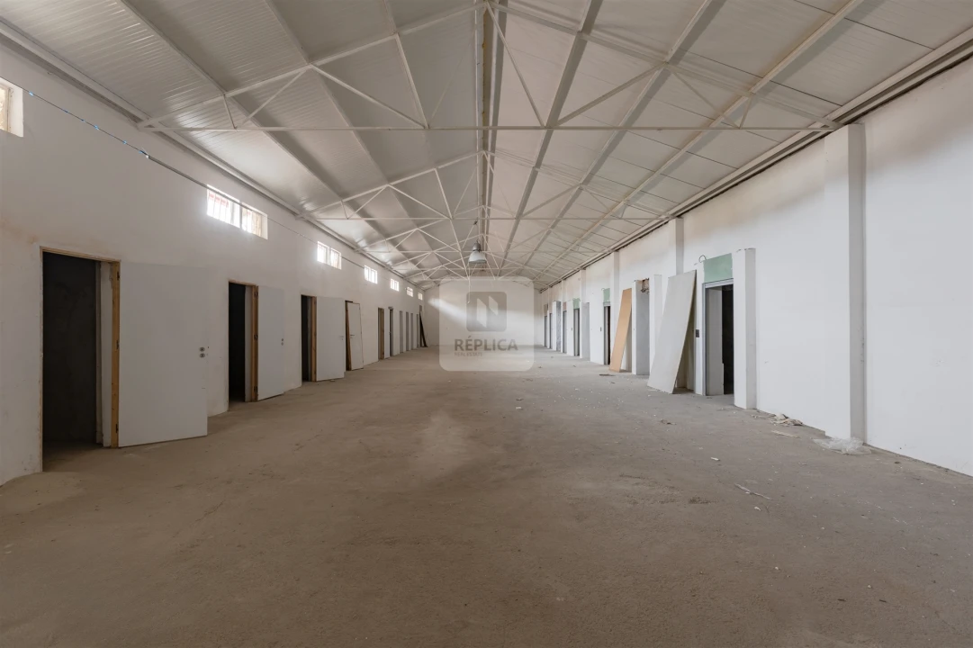 Armazém para Venda em Oliveira do Douro Foto 3