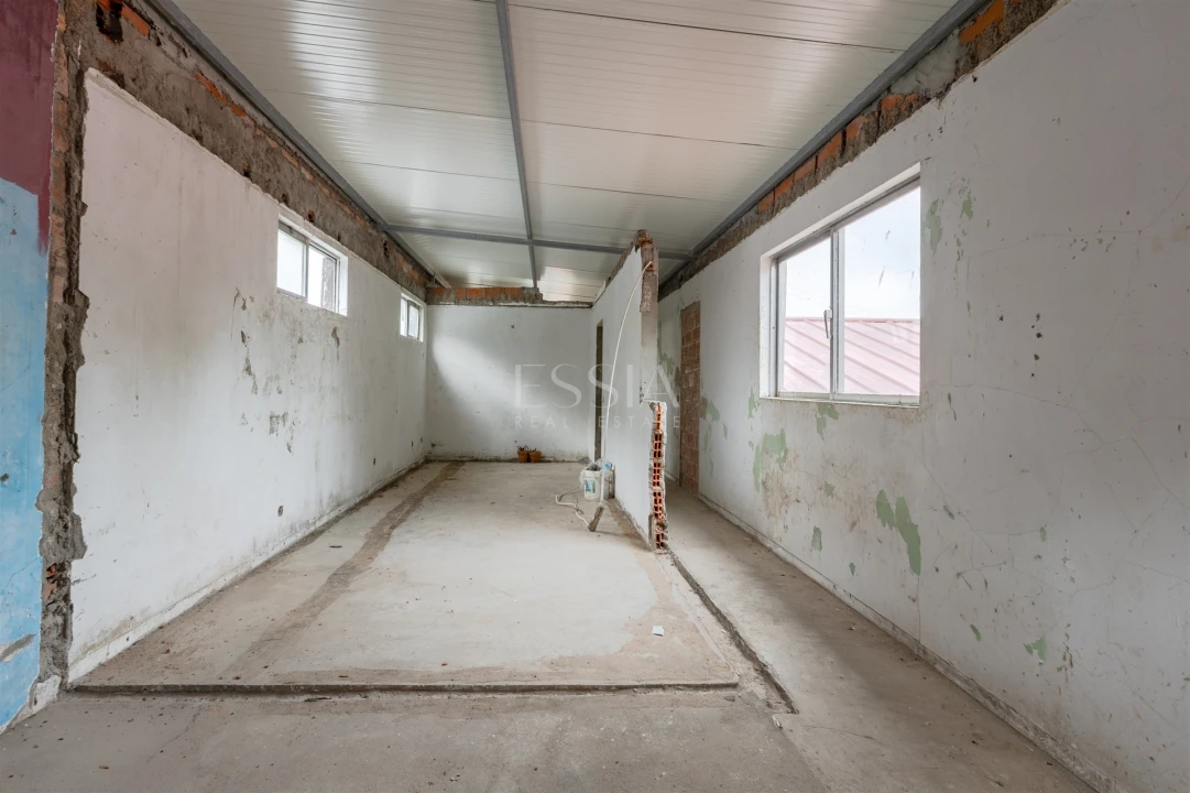 Armazém para Venda em Oliveira do Douro Foto 10