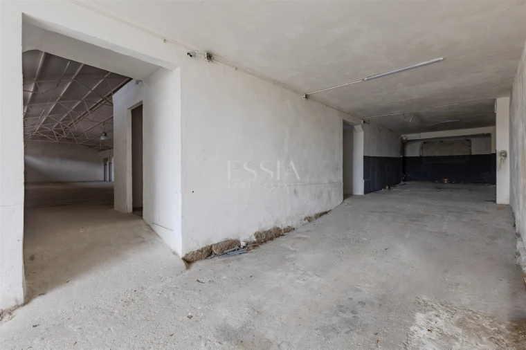 Armazém para Venda em Oliveira do Douro Foto 14