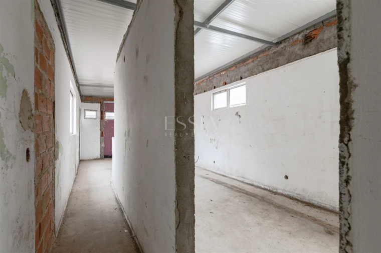 Armazém para Venda em Oliveira do Douro Foto 7