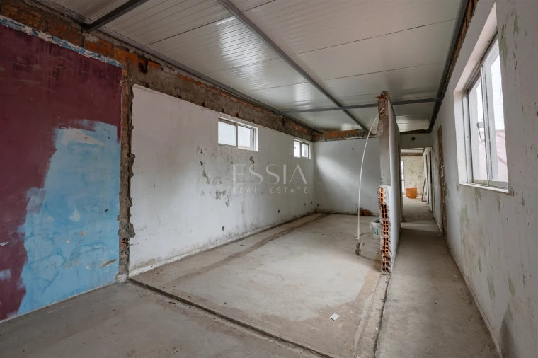 Armazém para Venda em Oliveira do Douro Foto 12