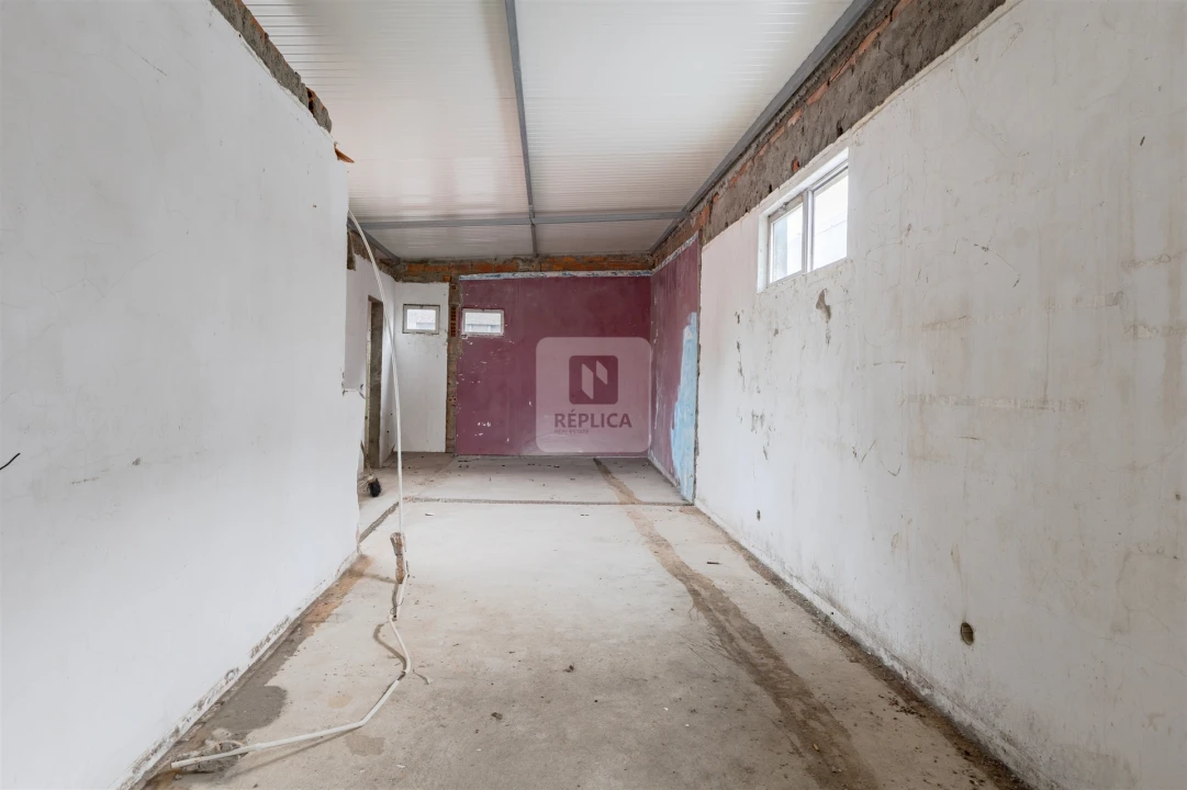 Armazém para Venda em Oliveira do Douro Foto 11