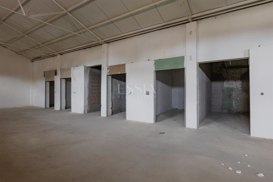 Armazém para Venda em Oliveira do Douro Foto 17