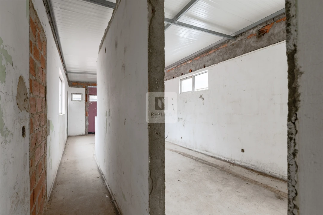 Armazém para Venda em Oliveira do Douro Foto 10