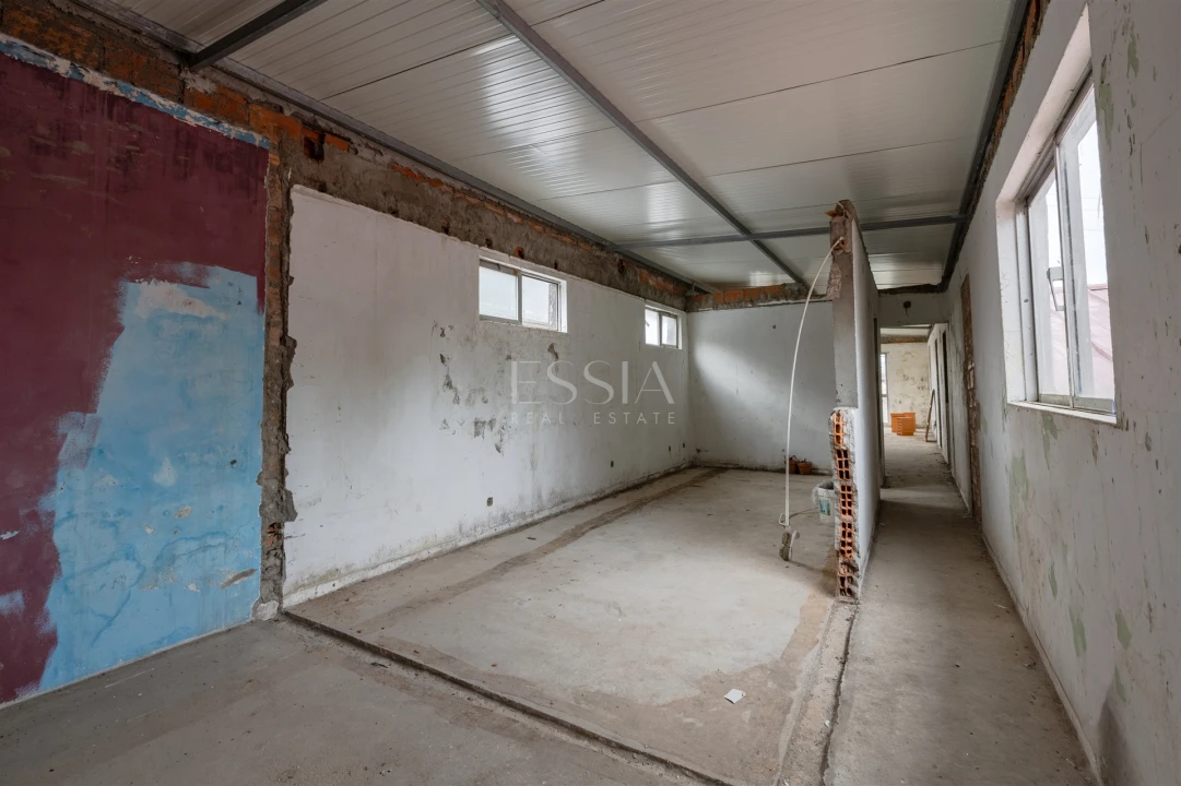 Armazém para Venda em Oliveira do Douro Foto 12