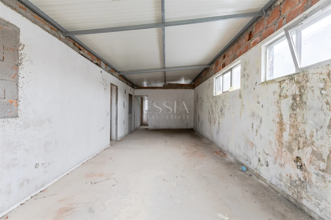 Armazém para Venda em Oliveira do Douro Foto 4