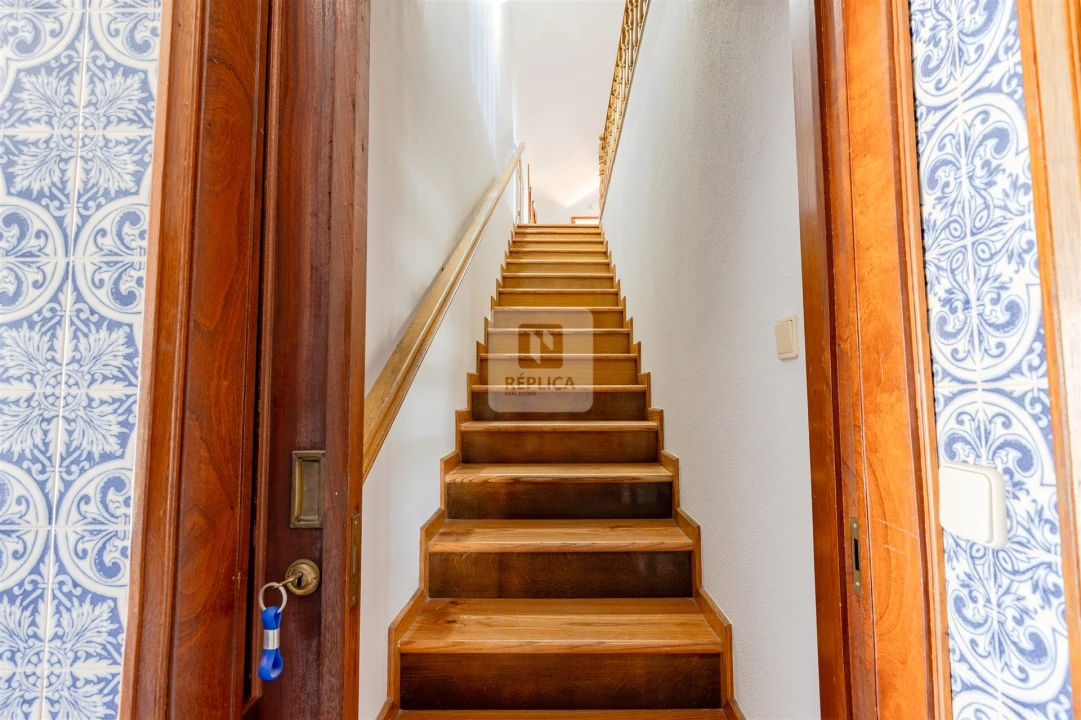 Moradia T9 para Venda em São Felix da Marinha Foto 16