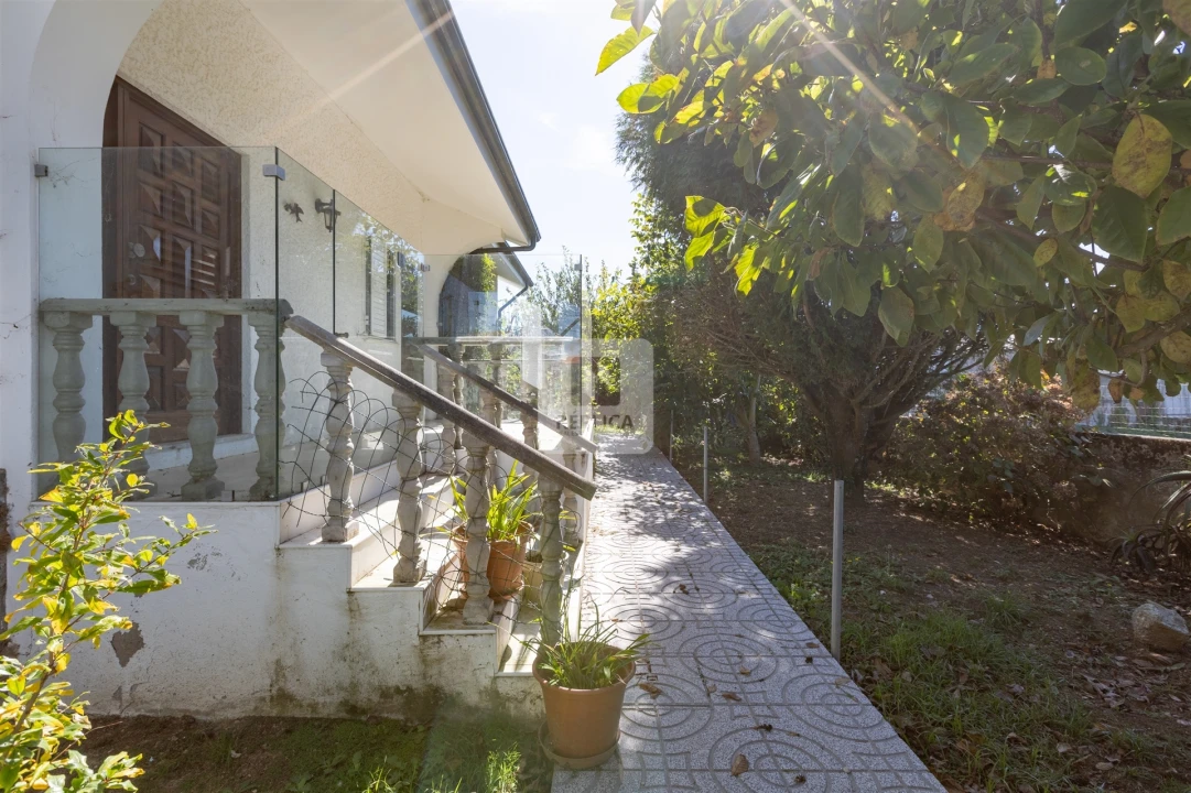 Moradia T9 para Venda em São Felix da Marinha Foto 38