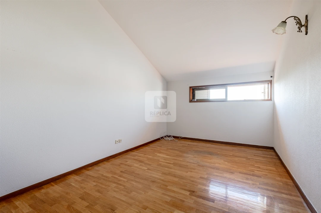 Moradia T9 para Venda em São Felix da Marinha Foto 23