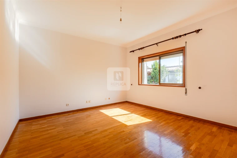 Moradia T9 para Venda em São Felix da Marinha Foto 31