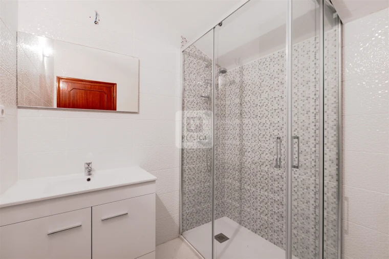 Moradia T9 para Venda em São Felix da Marinha Foto 15